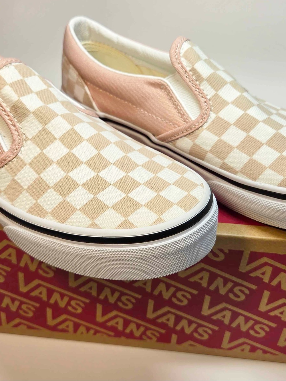 Vans Slip-On Checkerboard Sneakers in Pink and Cream Kids *New in box*